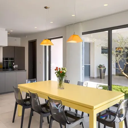 Luxury Nada With Pool In Tinjan Villa Kringa