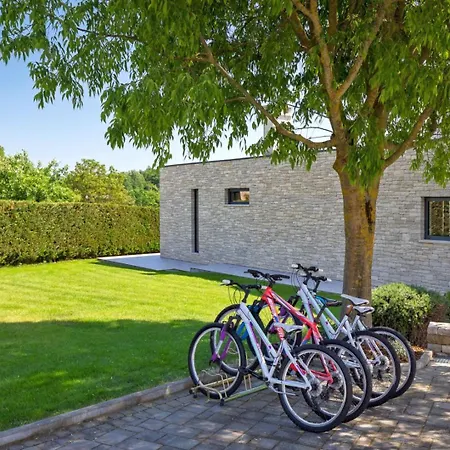 Villa Luxury Nada With Pool In Tinjan