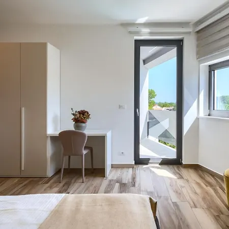 Luxury Nada With Pool In Tinjan Vila Kringa