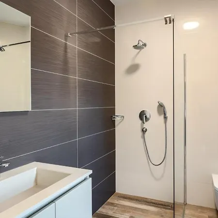 Luxury Nada With Pool In Tinjan Kringa