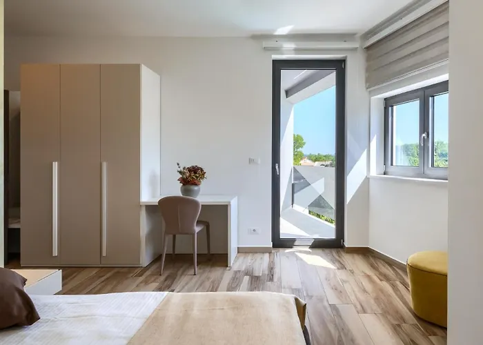 Luxury Nada With Pool In Tinjan Vila Kringa