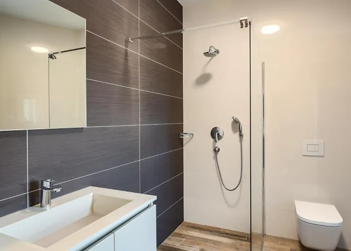 Luxury Nada With Pool In Tinjan Kringa