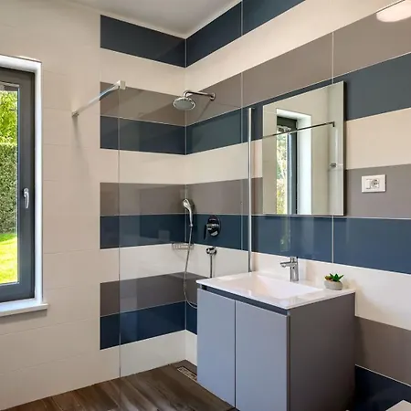 Luxury Nada With Pool In Tinjan Villa *