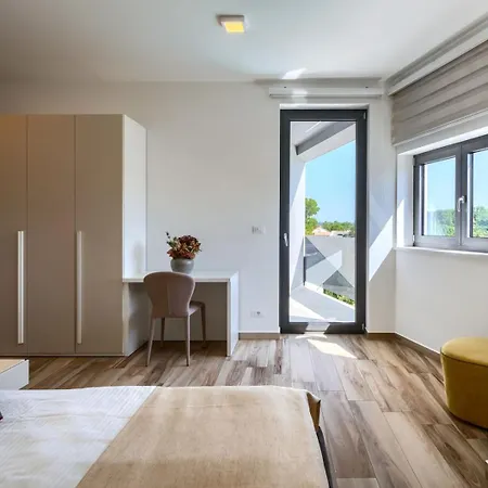 Luxury Nada With Pool In Tinjan Willa