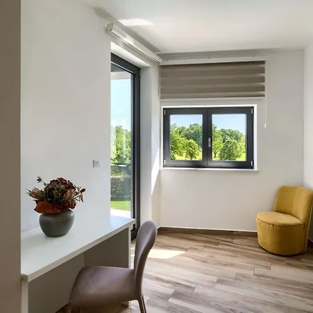 Luxury Nada With Pool In Tinjan Kringa