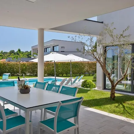 Luxury Nada With Pool In Tinjan * Kringa