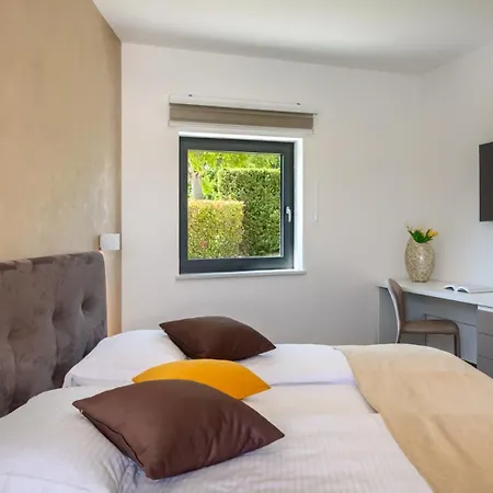 Luxury Nada With Pool In Tinjan וילה *