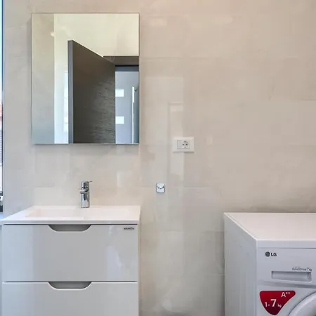 Luxury Nada With Pool In Tinjan