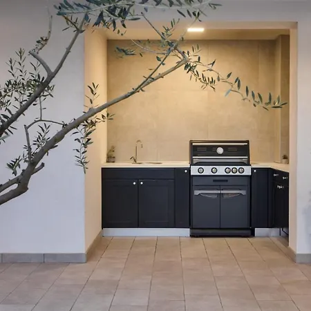 Luxury Nada With Pool In Tinjan Kringa