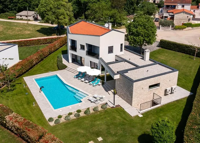 Luxury Nada With Pool In Tinjan Vila Kringa